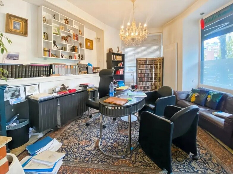 Commerce de détail dans Paris à louer - Photo du bâtiment - Image 2 de 6