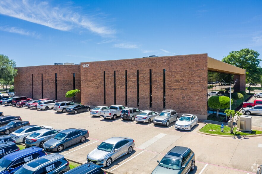 1702 N Collins Blvd, Richardson, TX à louer - Photo du bâtiment - Image 2 de 23
