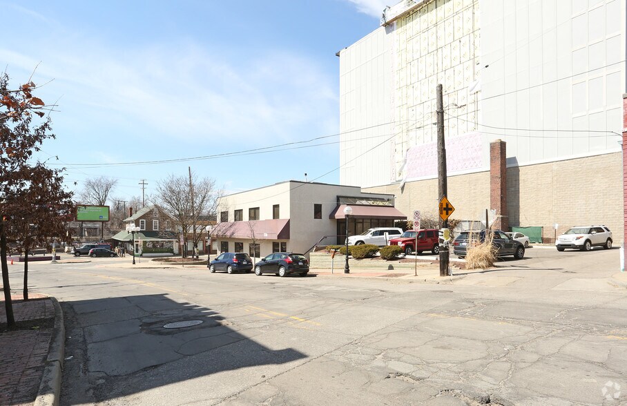 226 W Liberty St, Ann Arbor, MI à vendre - Photo du bâtiment - Image 2 de 4