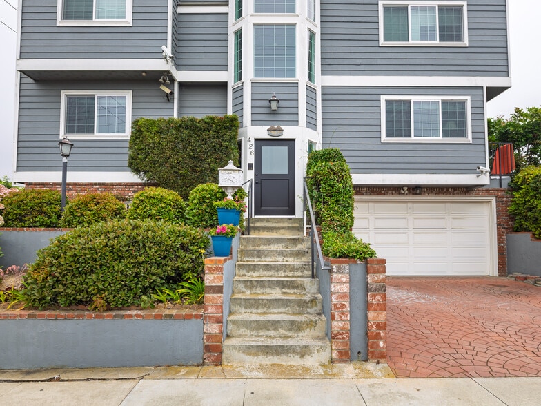 426 E Imperial Ave, El Segundo, CA for sale - Building Photo - Image 3 of 36