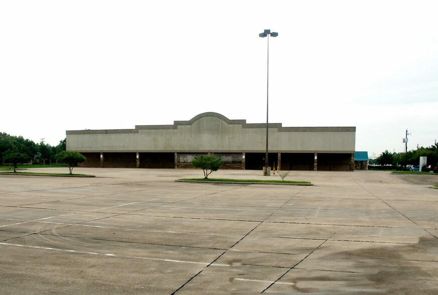 2311 Strawberry Rd, Pasadena, TX à vendre - Photo principale - Image 1 de 11