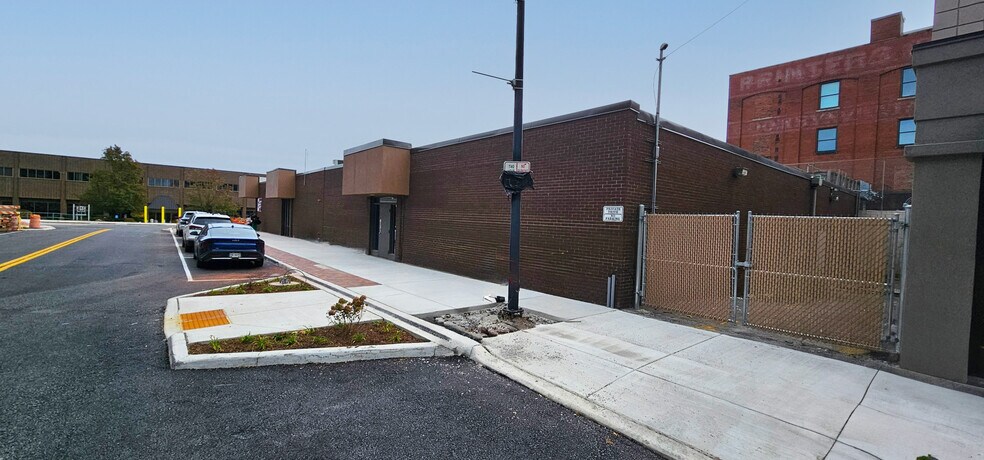 139 E Boardman St, Youngstown, OH à vendre - Photo du bâtiment - Image 3 de 6