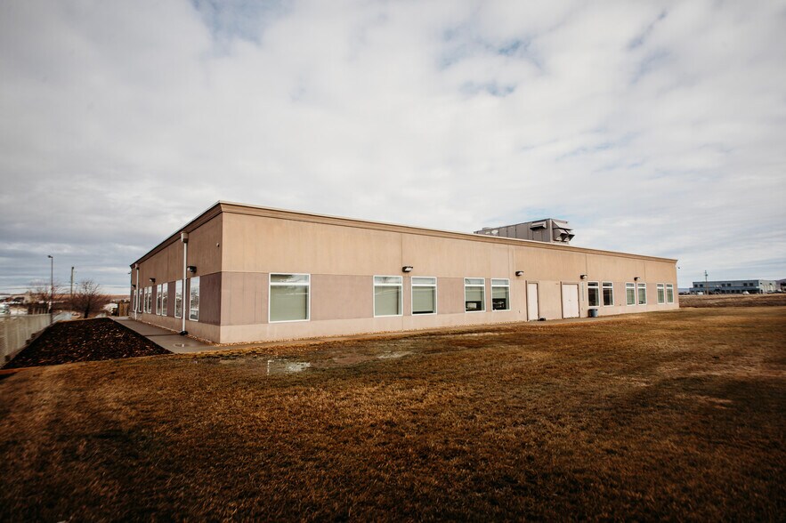 37 Vic Turner Airport Rd, Dawson Creek, BC à vendre - Photo du bâtiment - Image 3 de 22
