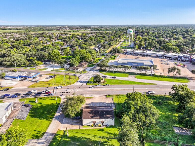 5001 Broadway St, Pearland, TX for lease - Building Photo - Image 2 of 27