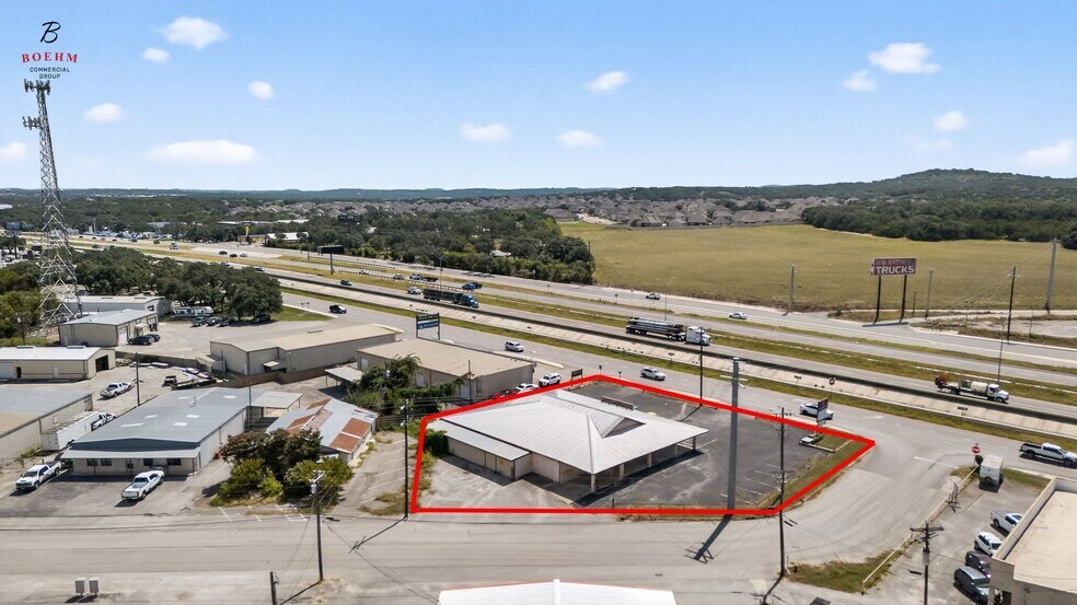 32840 IH-10 W, Boerne, TX à louer - Photo du bâtiment - Image 1 de 41