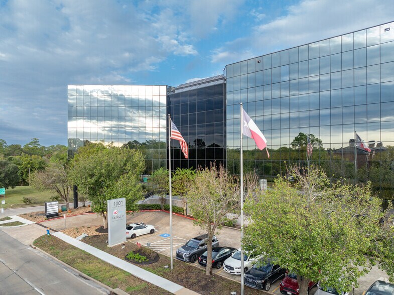 1001 S Dairy Ashford Rd, Houston, TX à louer - Photo du bâtiment - Image 2 de 17