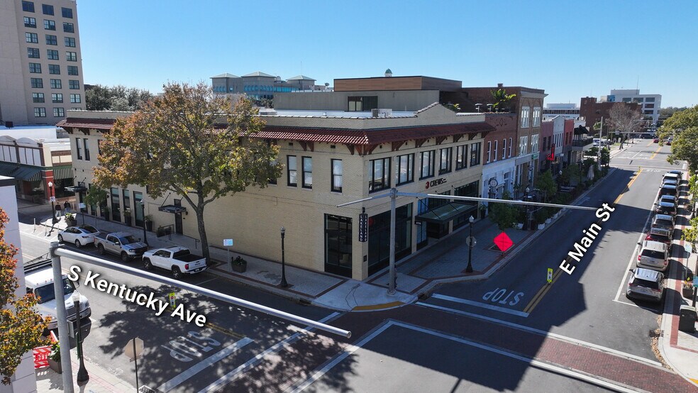 109 S Kentucky Ave, Lakeland, FL à louer - Photo du bâtiment - Image 3 de 24