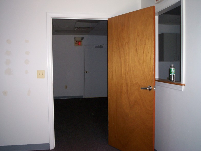 525-537 Route 57, Washington, NJ for lease - Interior Photo - Image 3 of 6