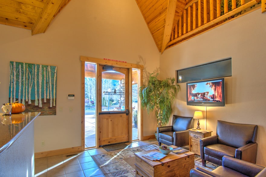 70 Morning Sun Dr, Woodland Park, CO for sale - Interior Photo - Image 3 of 50