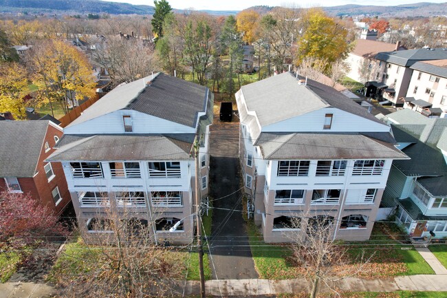 Plus de détails pour Two-Building MFR w/ Upgrades & Cash Flow – Multi-résidentiel aux enchères, Endicott, NY