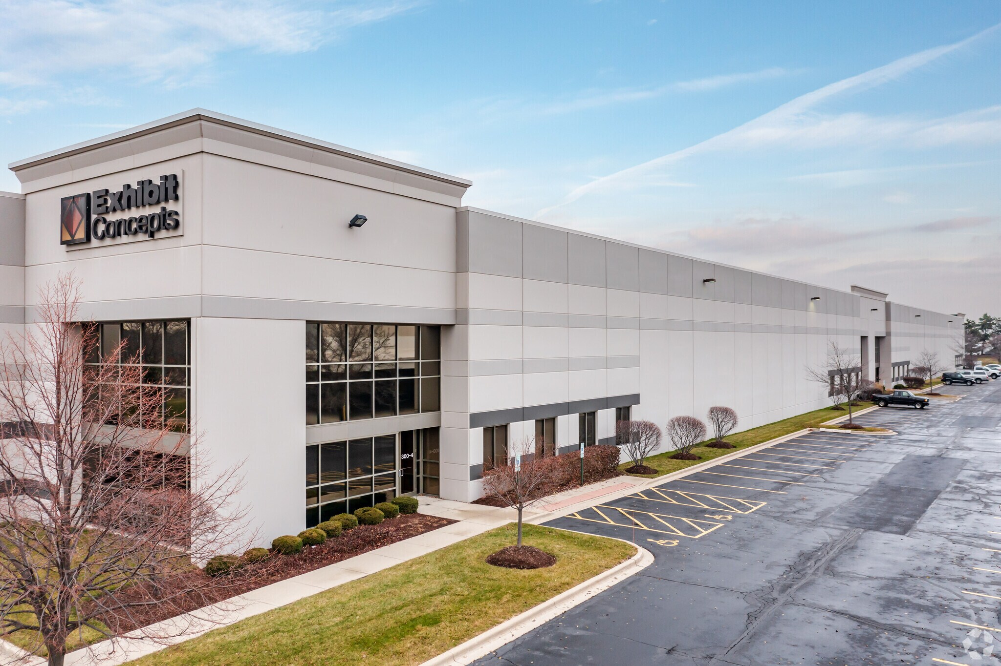 300 Airport Rd, Elgin, IL for lease Building Photo- Image 1 of 9