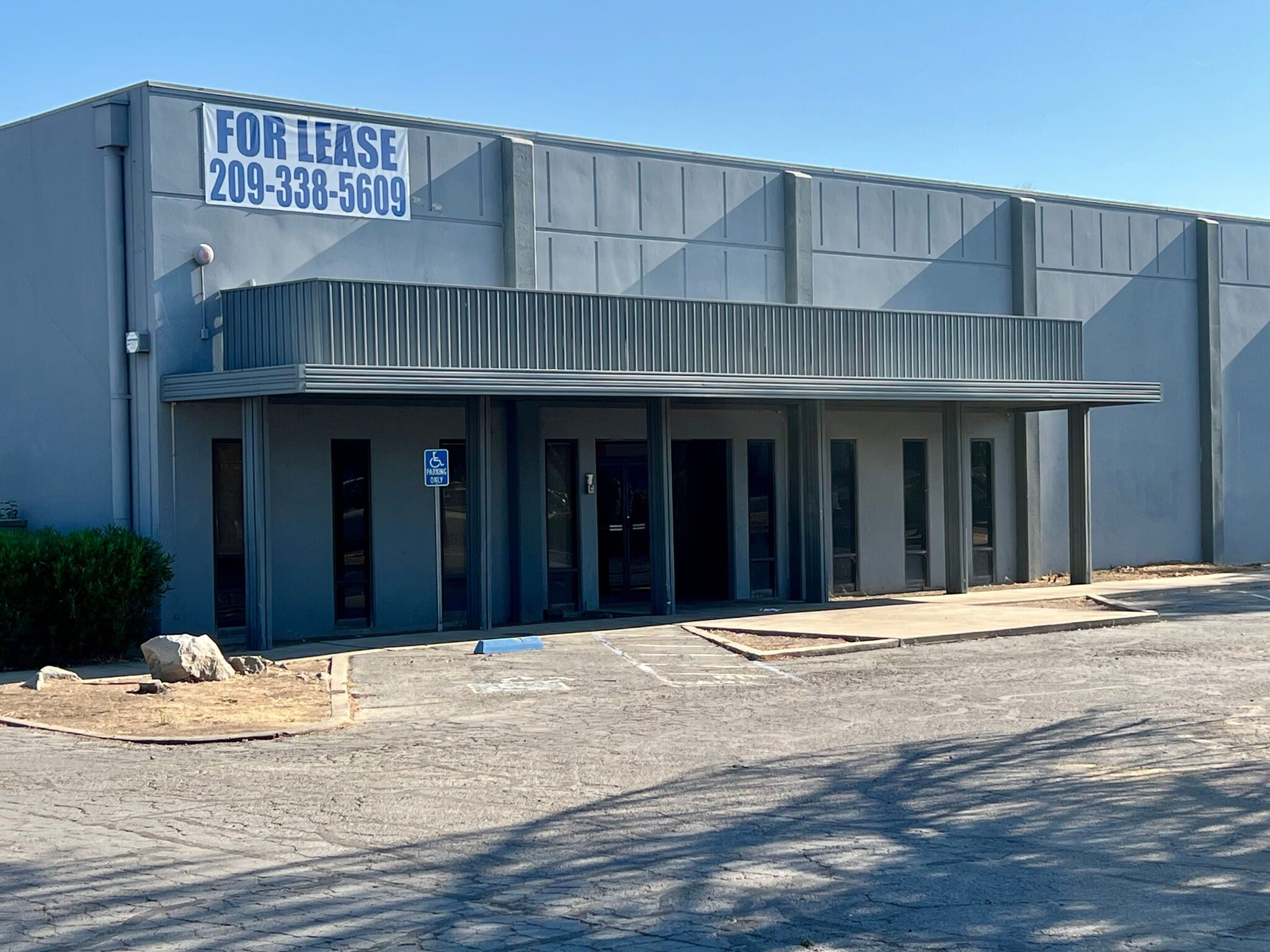 1985 W Olive Ave, Merced, CA for lease Building Photo- Image 1 of 8