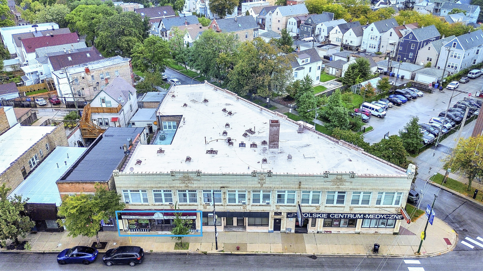 3025 N Milwaukee Ave, Chicago, IL for lease - Building Photo - Image 1 of 7