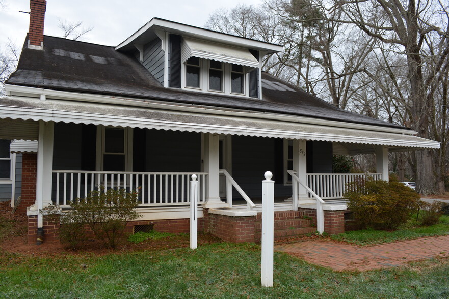 579 West St, Pittsboro, NC à louer - Photo du bâtiment - Image 2 de 28