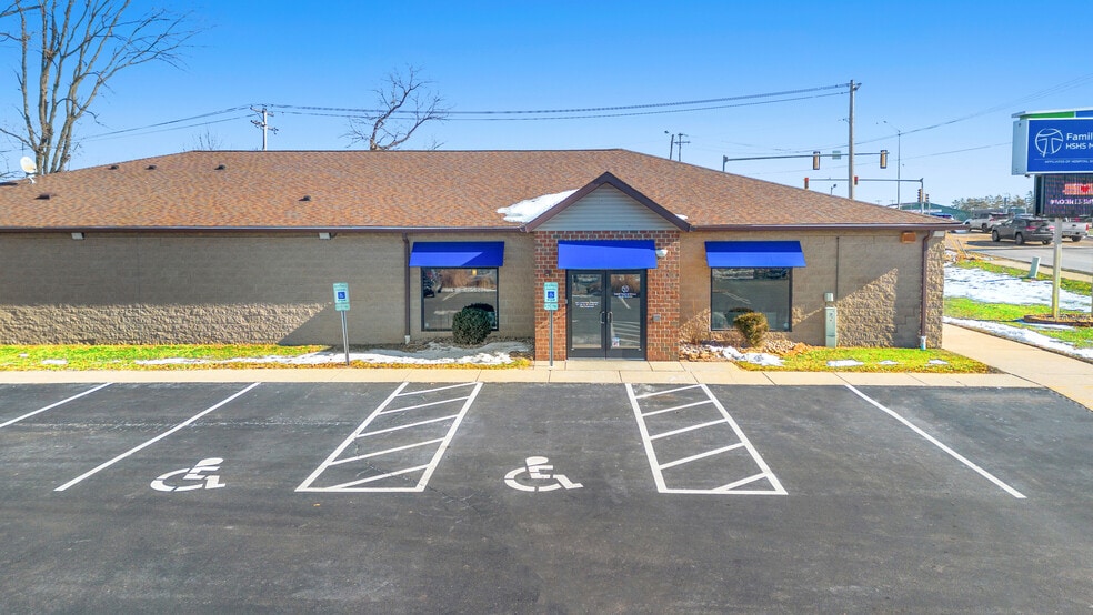 5 Ludwig Dr, Fairview Heights, IL for sale - Building Photo - Image 1 of 7