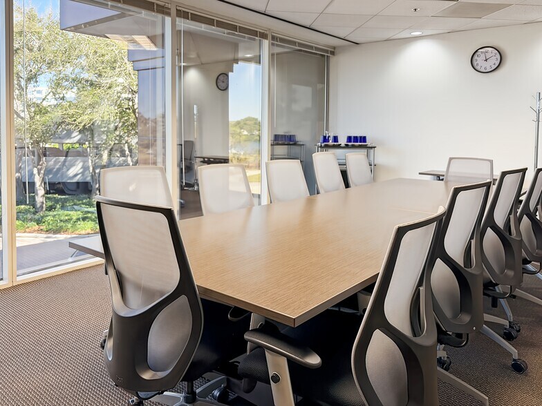 3001 N Rocky Point Dr E, Tampa, FL à louer - Photo intérieure - Image 1 de 14