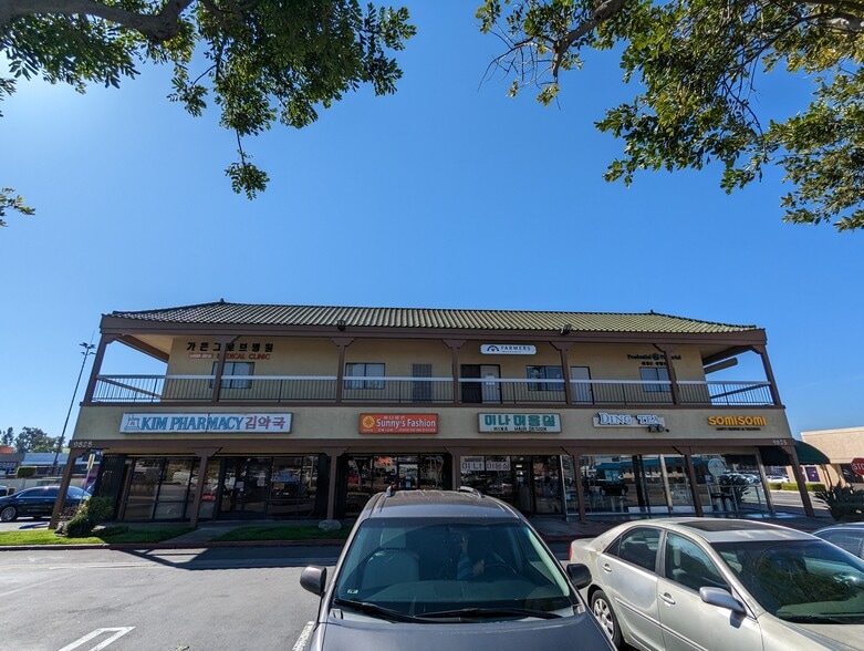9828 Garden Grove Blvd, Garden Grove, CA à louer - Photo du bâtiment - Image 1 de 4