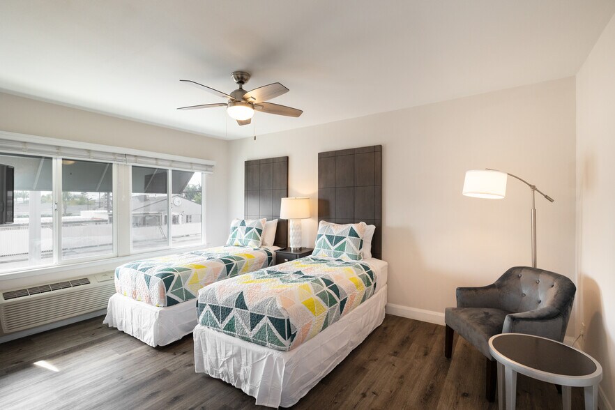 4821 W Century Blvd, Inglewood, CA à vendre - Numérisation 3D de Matterport - Image 2 de 36