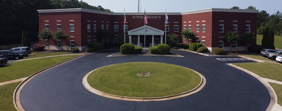 9411 Jackson Trail Rd, Hoschton, GA à louer - Photo du bâtiment - Image 1 de 7