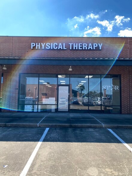 17302-17330 Highway 3, Webster, TX for lease - Building Photo - Image 3 of 11