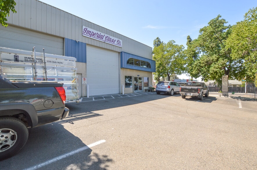 444 N 1st St, Fresno, CA for sale - Primary Photo - Image 1 of 38