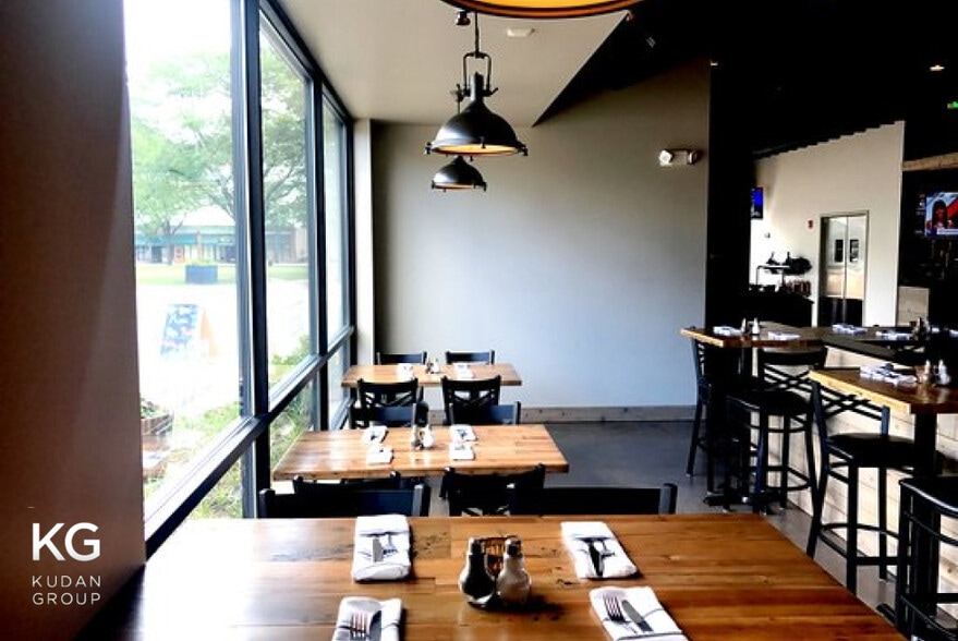 120 W Green, Bensenville, IL for lease - Interior Photo - Image 2 of 15