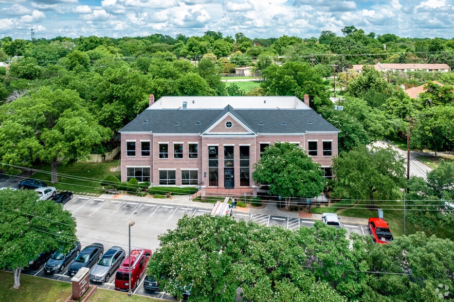 300 Austin Hwy, San Antonio, TX for lease - Building Photo - Image 3 of 3