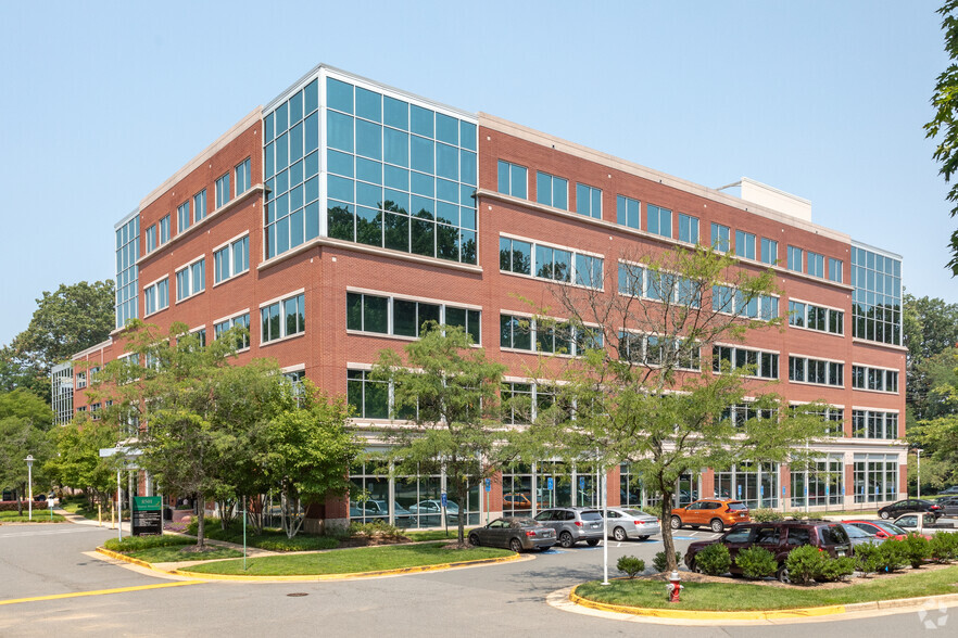 8501 Arlington Blvd, Merrifield, VA for lease - Primary Photo - Image 1 of 27