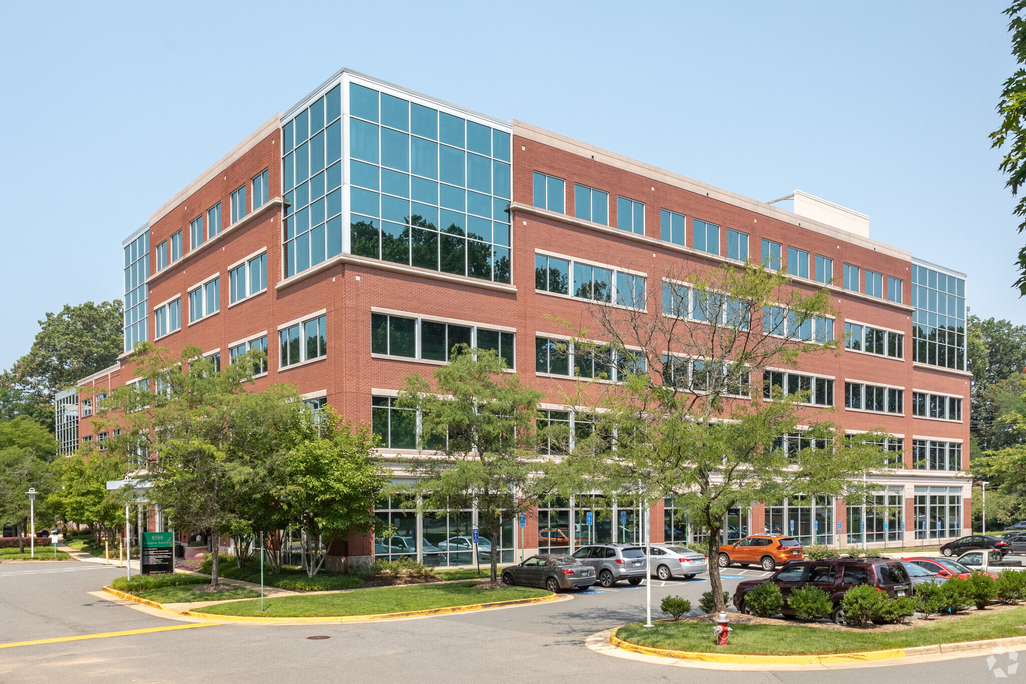 8501 Arlington Blvd, Merrifield, VA for lease Building Photo- Image 1 of 9