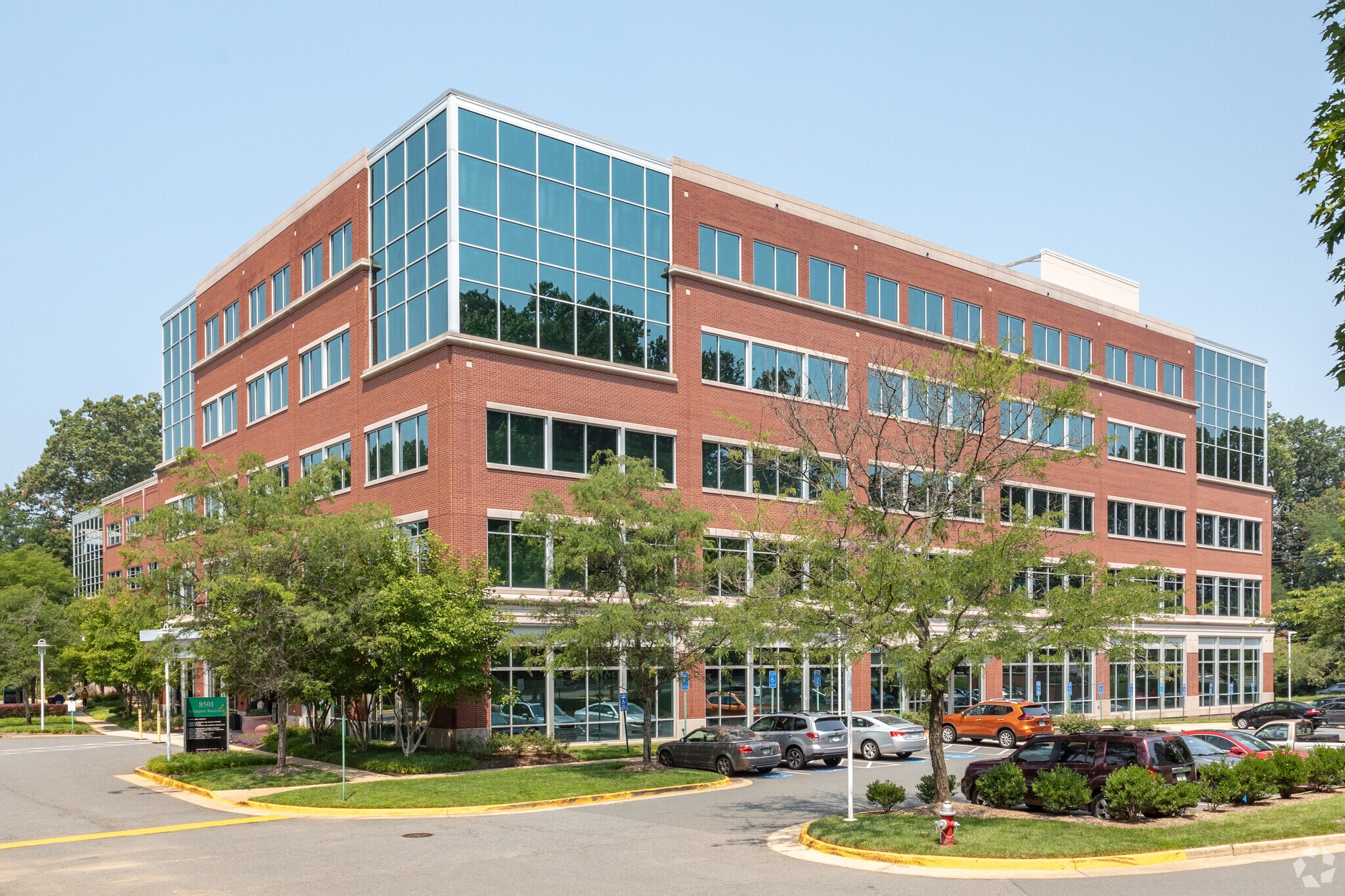 8501 Arlington Blvd, Merrifield, VA for lease Primary Photo- Image 1 of 28