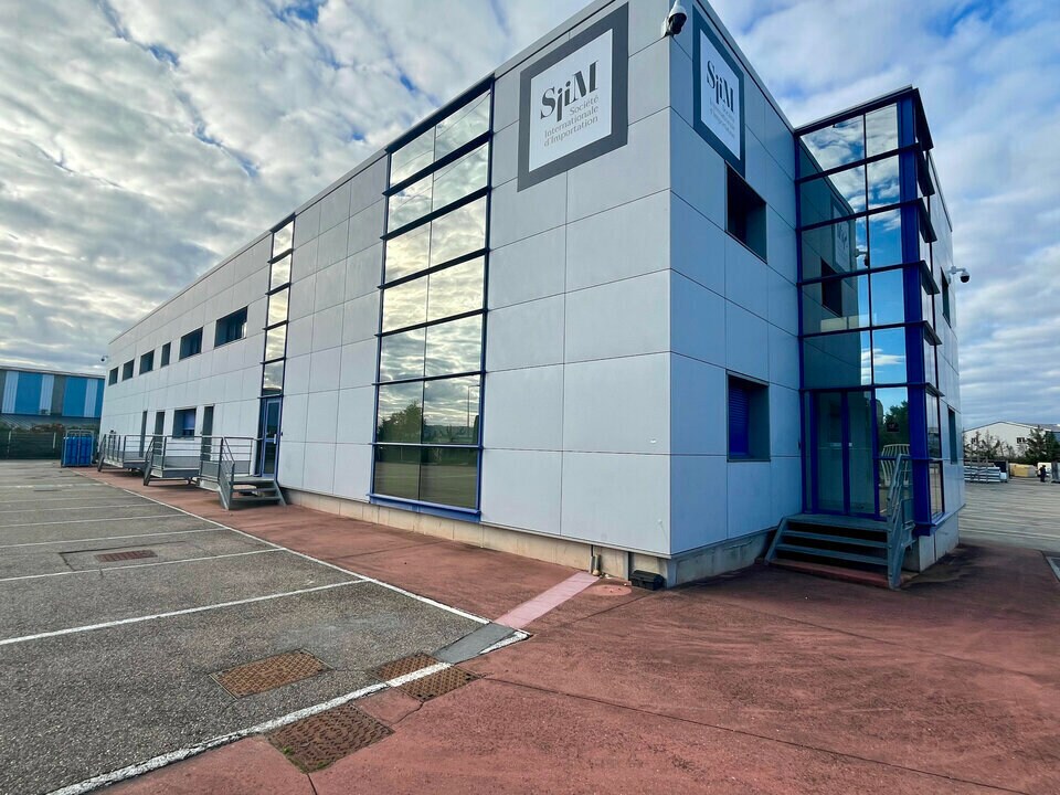 Office in Sorgues for lease Building Photo- Image 1 of 9