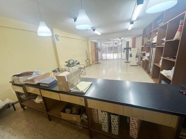 Sant Feliu de Llobregat, BAR 08980 - Unit - - - Interior Photo - Image 2 of 5