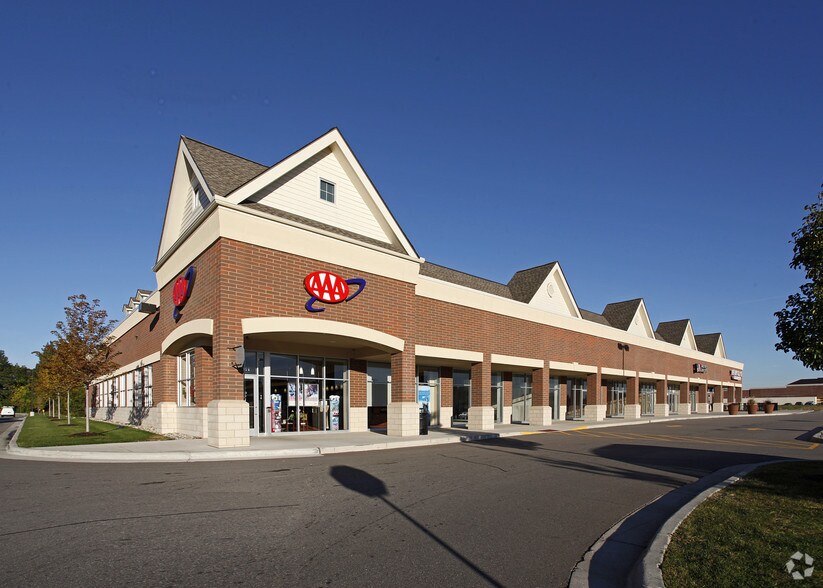 5709-5773 E 12 Mile Rd, Warren, MI à louer - Photo du bâtiment - Image 2 de 12