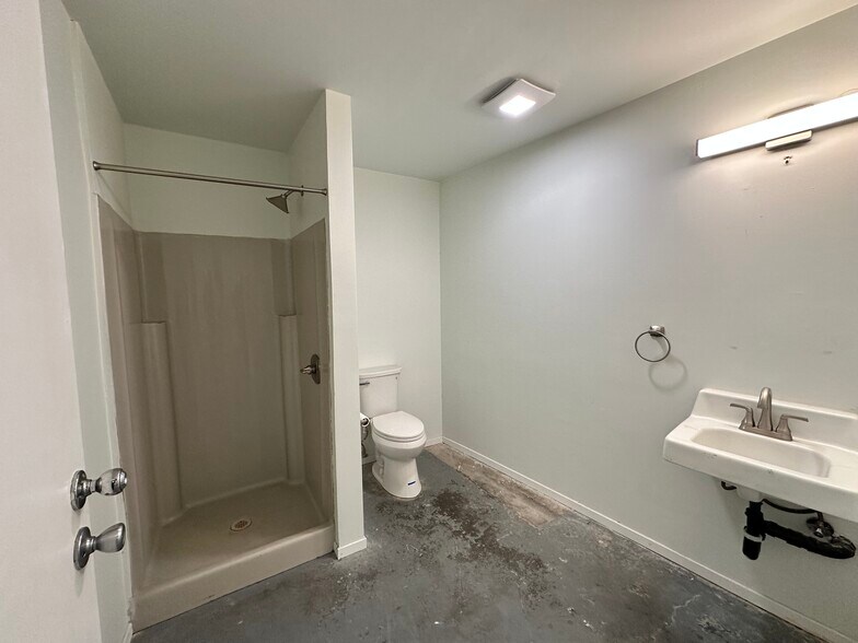 2315-2325 Jesse St, Los Angeles, CA à louer - Photo du bâtiment - Image 2 de 4