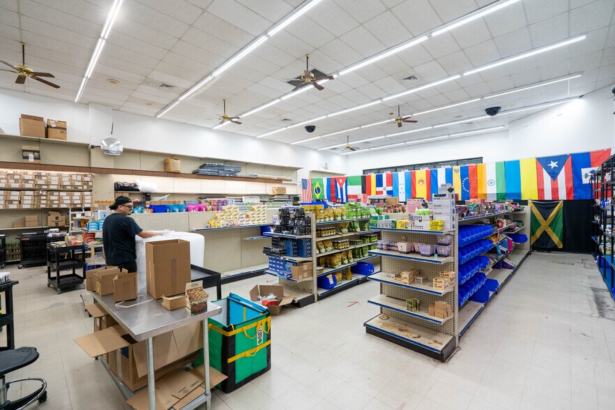 3500 NW 17th Ave, Miami, FL à louer - Photo intérieure - Image 3 de 8