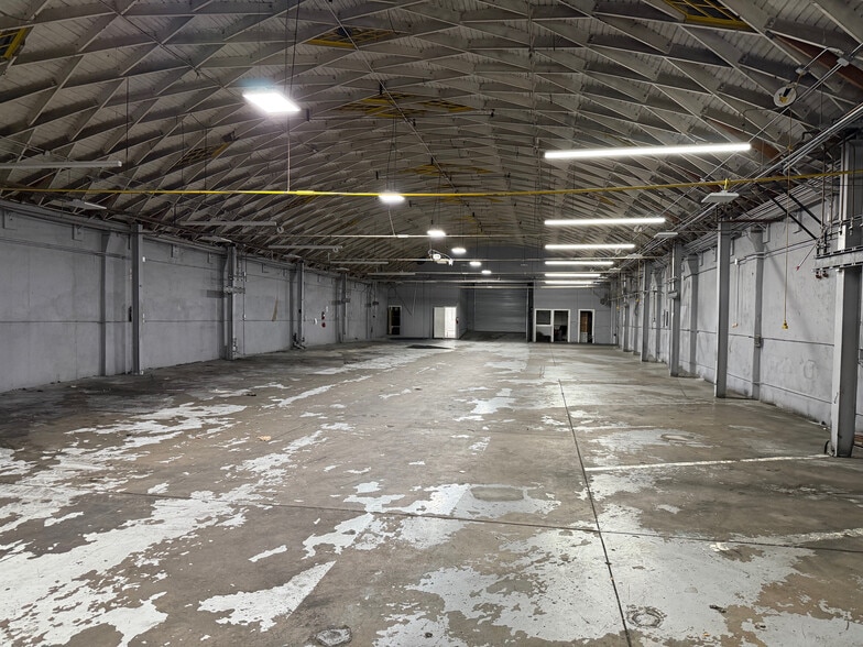 1826-1834 S Figueroa Street, Los Angeles, CA for lease - Interior Photo - Image 2 of 6