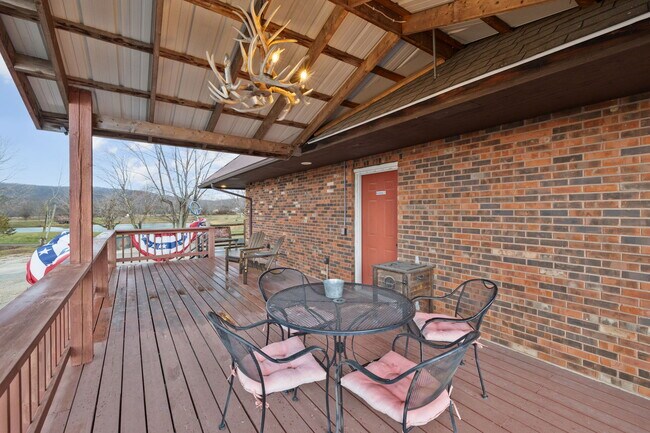 Plus de détails pour 714 N Saint Mary St, Pilot Knob, MO - Commerce de détail à vendre