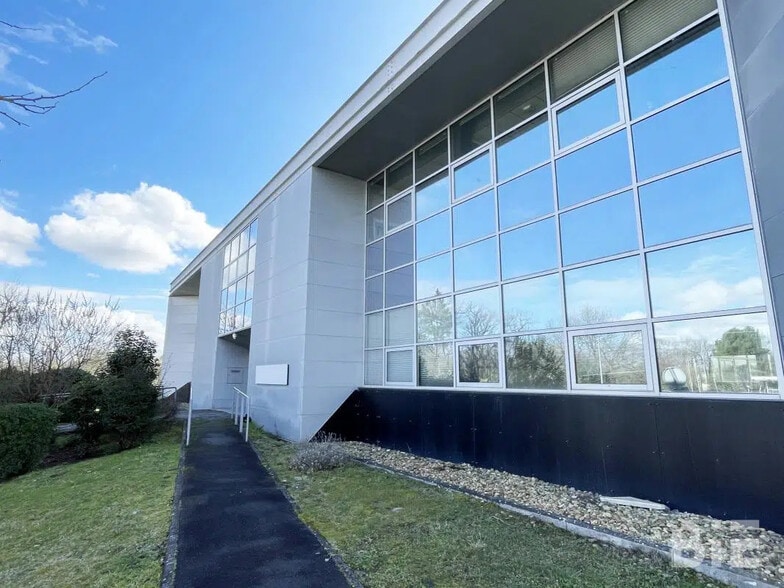 Industrial in Mérignac for lease - Building Photo - Image 2 of 11