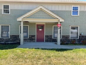 13 N Main St, East Hampton, CT for lease Interior Photo- Image 1 of 3