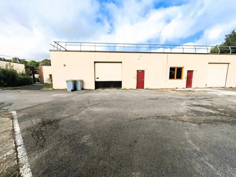 Industrial in Croissy-Beaubourg for lease - Building Photo - Image 2 of 8