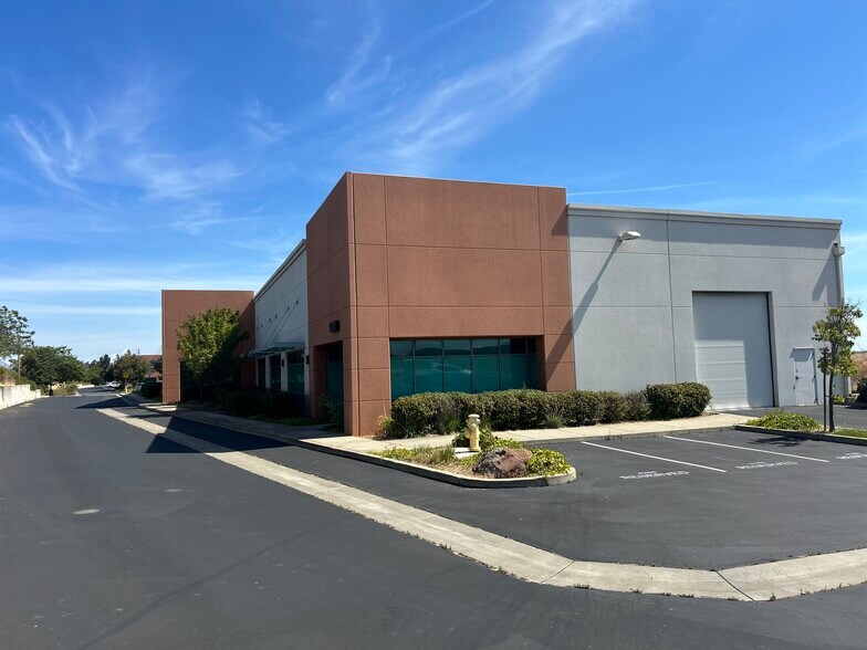 5200-5234 Gateway Plaza Dr, Benicia, CA à vendre - Photo du bâtiment - Image 3 de 5
