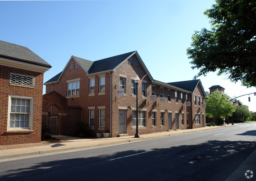 9100 Church St, Manassas, VA à vendre - Photo du bâtiment - Image 3 de 11