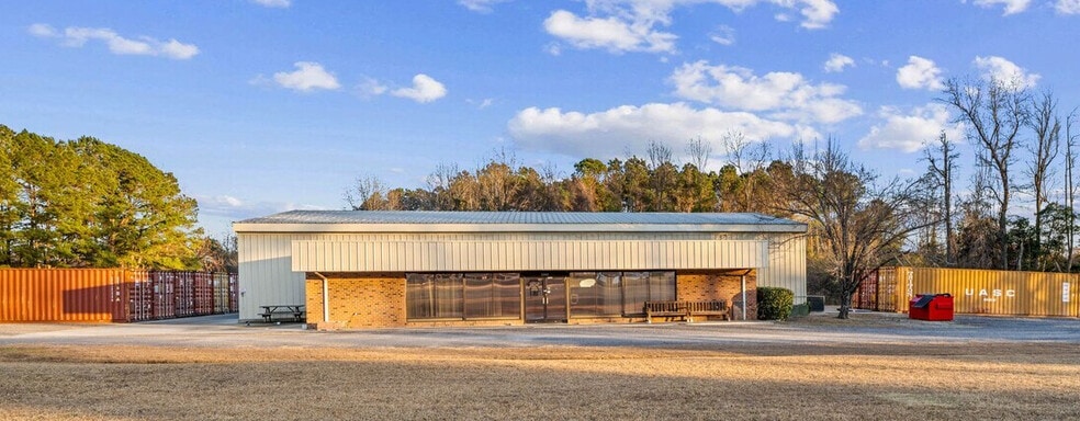 12087 Joe Brown Hwy S, Tabor City, NC à vendre - Photo du bâtiment - Image 1 de 39