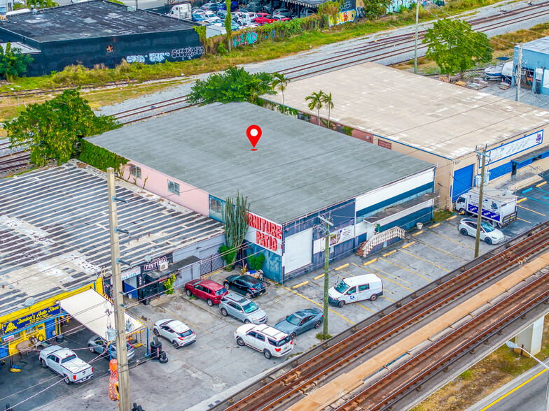 311 W 21st St, Hialeah, FL for lease - Building Photo - Image 2 of 9