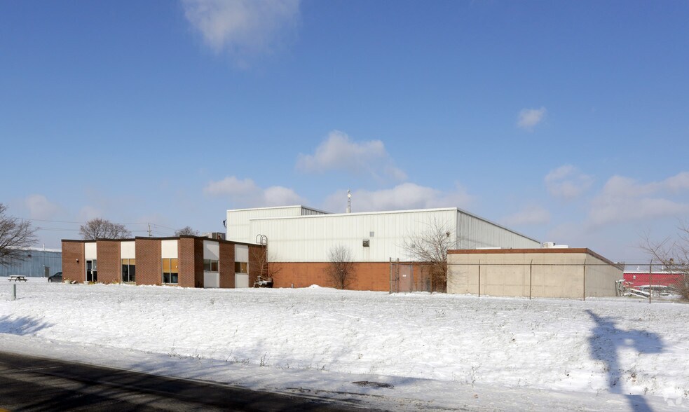 320 Sheldon Dr, Cambridge, ON à louer - Photo du bâtiment - Image 2 de 2