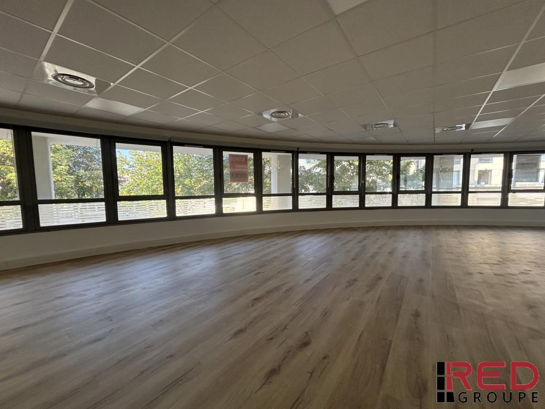 Office in Aix-en-Provence for sale Interior Photo- Image 1 of 8