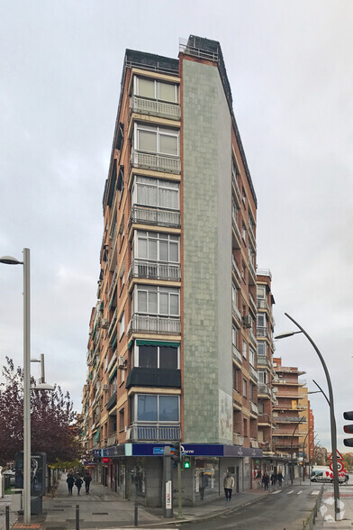 Avenida Constitución, 47, Móstoles, Madrid à vendre - Photo du bâtiment - Image 1 de 2