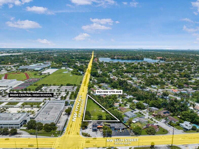 9521 NW 17th Ave, Miami, FL à vendre - Photo du bâtiment - Image 3 de 10