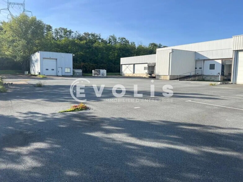 Local d'activités dans CIVRIEUX-D'AZERGUES à vendre - Photo du bâtiment - Image 2 de 16