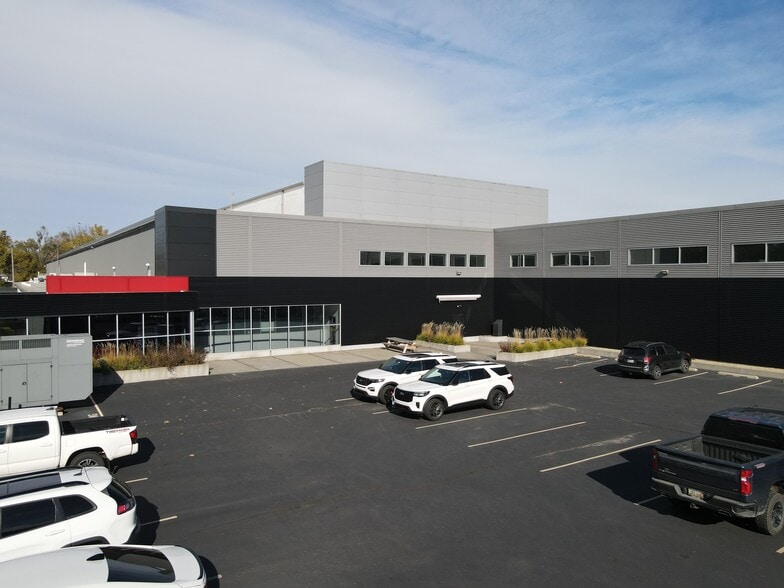 408 S Byrkit St, Mishawaka, IN for sale - Building Photo - Image 3 of 16